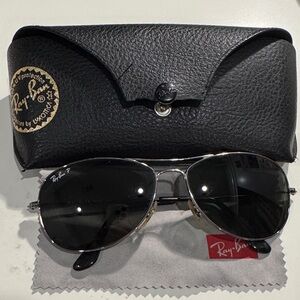 Ray-Ban Aviator Polarized Sunglasses with Black Case